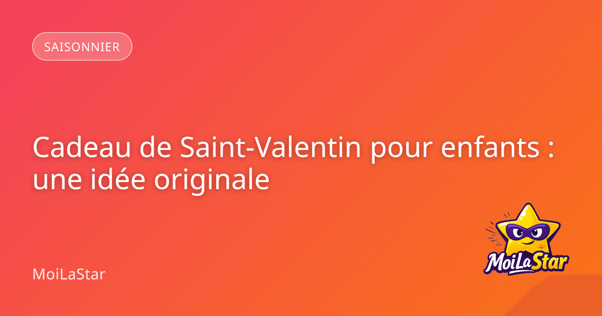 Un enfant souriant tenant une bande dessinée personnalisée entre ses mains, dans une ambiance chaleureuse et lumineuse.