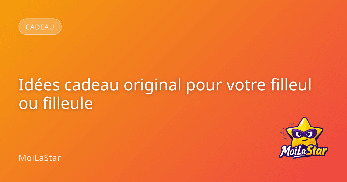 Un parrain et sa filleule souriants en train de lire une bande dessinée personnalisée ensemble dans un salon lumineux.